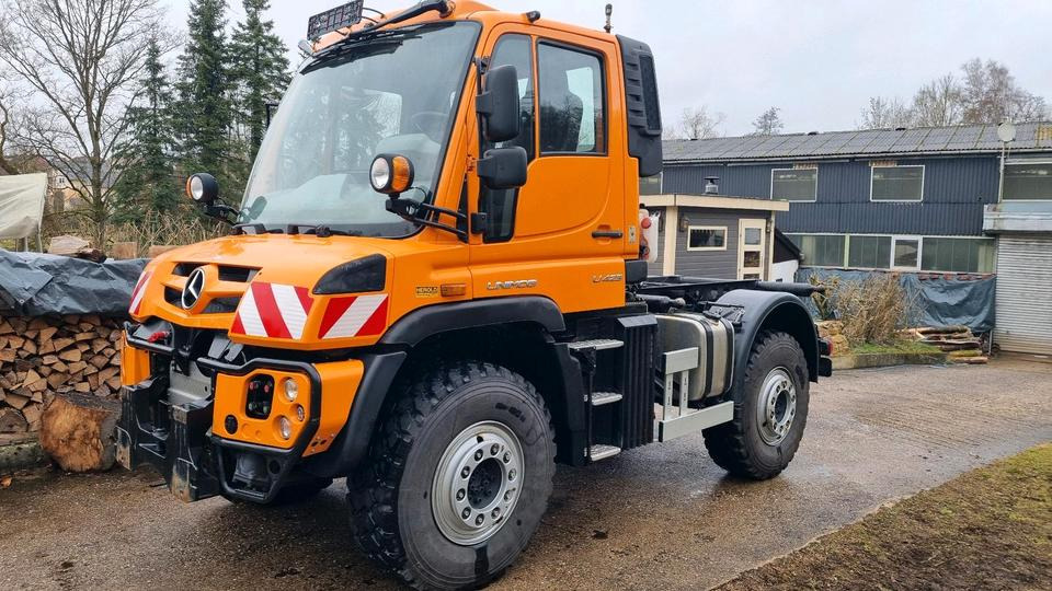 Unimog 423 405 Mercedes-Benz U423 EAS Kipper UGN UGE - Xe tải thùng lửng/ Phẳng, Tiện ích/ Xe đặc dụng: hình 1 Unimog 423 405 Mercedes-Benz U423 EAS Kipper UGN UGE - Xe tải thùng lửng/ Phẳng, Tiện ích/ Xe đặc dụng: hình 1