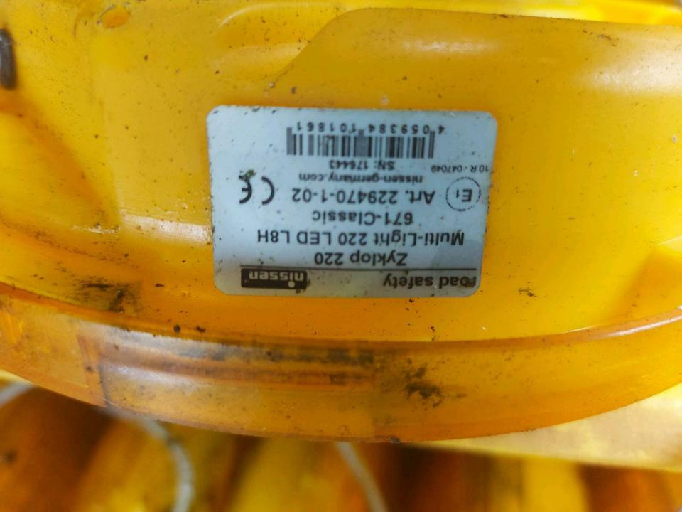 Nissen LED Vorwarner Leuchte Zyklop 220 Absperrtafel Vorwarntafel - Đèn/ Chiếu sáng: hình 3 Nissen LED Vorwarner Leuchte Zyklop 220 Absperrtafel Vorwarntafel - Đèn/ Chiếu sáng: hình 3