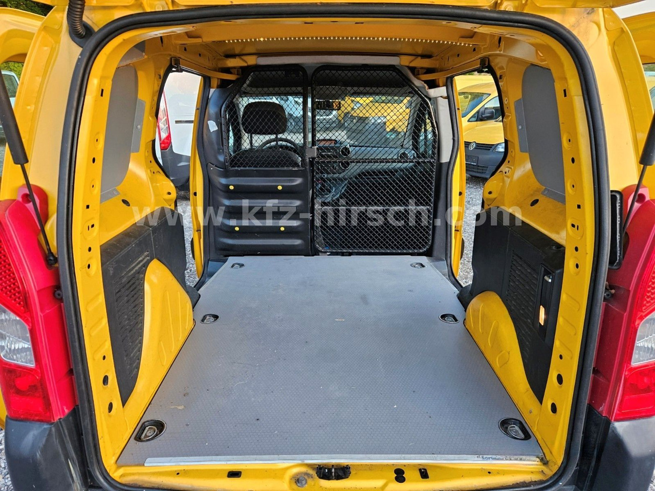 Citroën Berlingo 75 Hdi EURO5 , 2xSchiebetüre, 1.Hand, - Xe van chở khách: hình 5 Citroën Berlingo 75 Hdi EURO5 , 2xSchiebetüre, 1.Hand, - Xe van chở khách: hình 5
