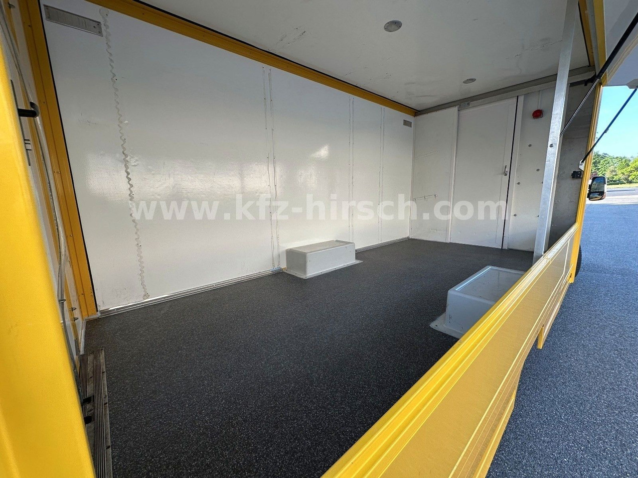 Iveco Daily Luftfederung Foodtruck Imbisswagen Verkauf - Xe tải bán hàng: hình 4 Iveco Daily Luftfederung Foodtruck Imbisswagen Verkauf - Xe tải bán hàng: hình 4