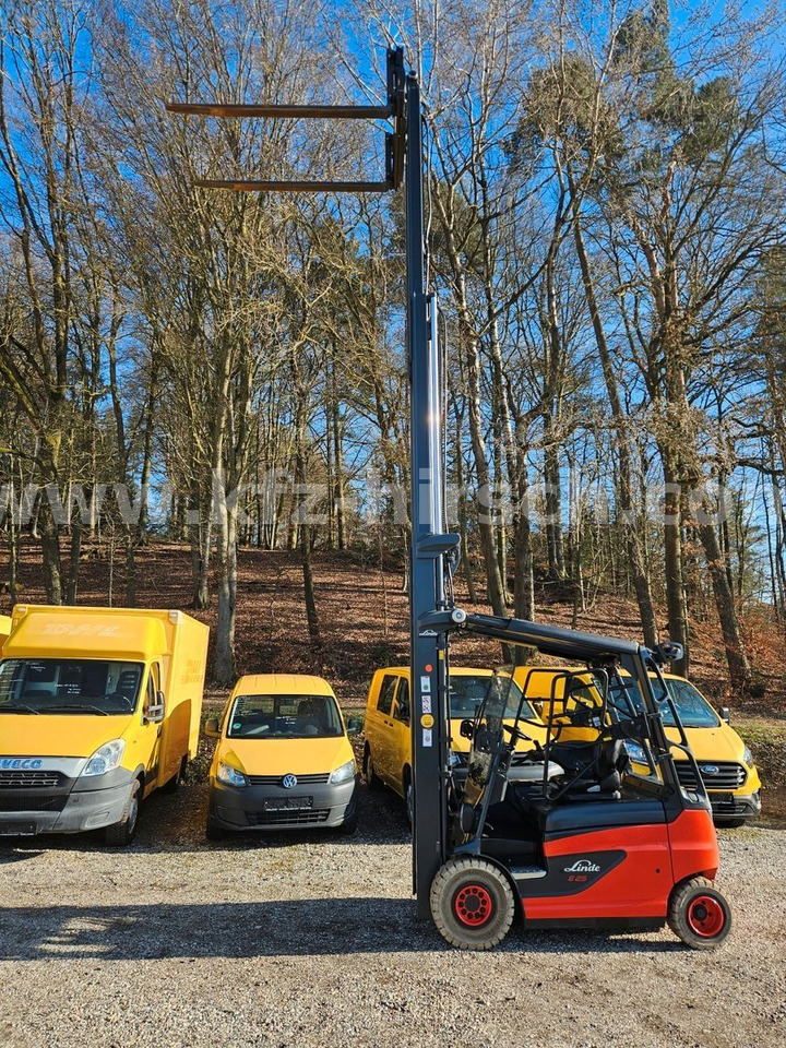 Linde E25 R Roadster , 6.880mm Hubhöhe, StVZO hydr. Zi - Xe nâng điện: hình 1 Linde E25 R Roadster , 6.880mm Hubhöhe, StVZO hydr. Zi - Xe nâng điện: hình 1