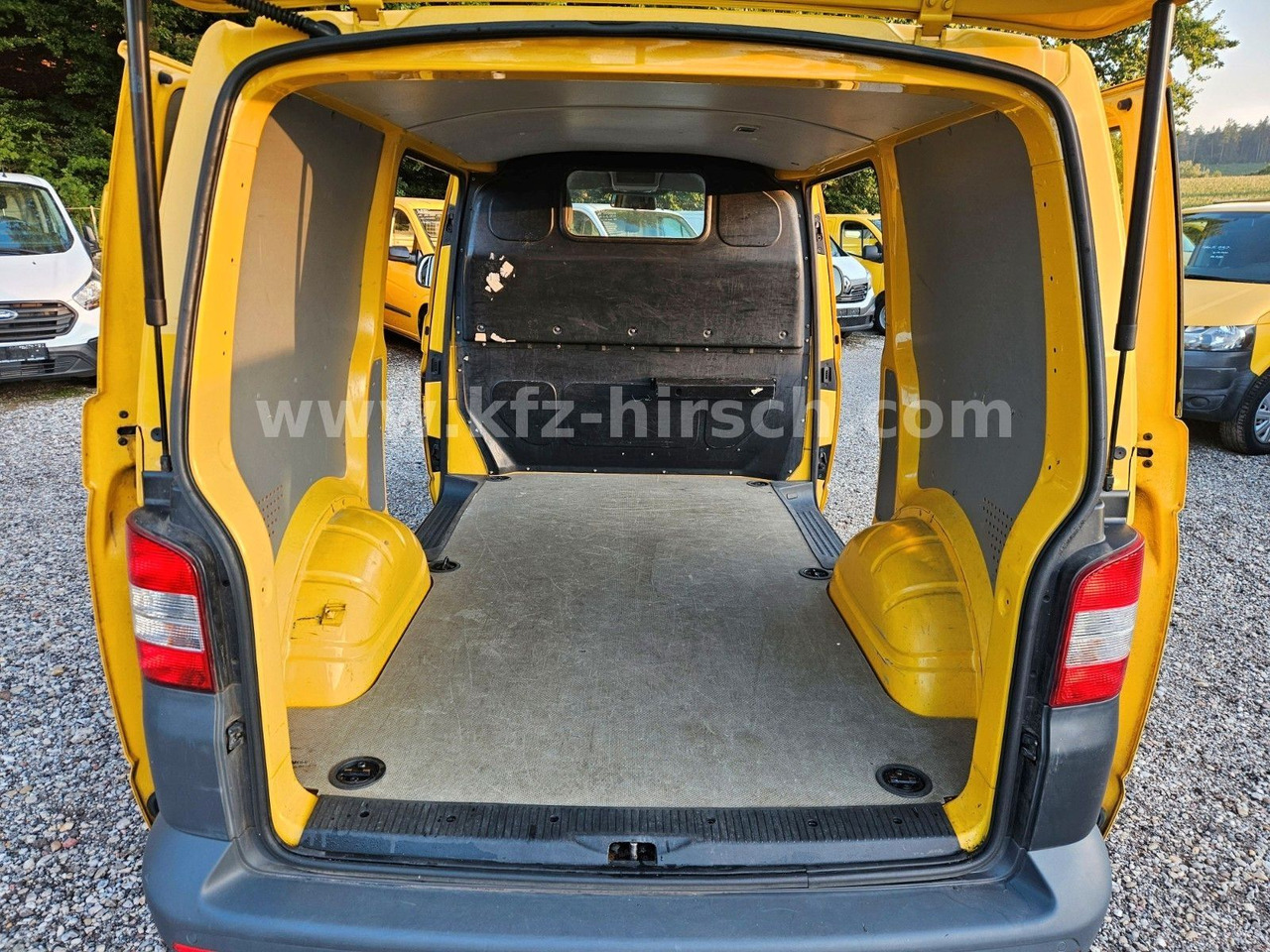 Volkswagen T5 2.0TDI Schiebetüre links+rechts 1.Hand S-heft - Xe van chở khách: hình 4 Volkswagen T5 2.0TDI Schiebetüre links+rechts 1.Hand S-heft - Xe van chở khách: hình 4