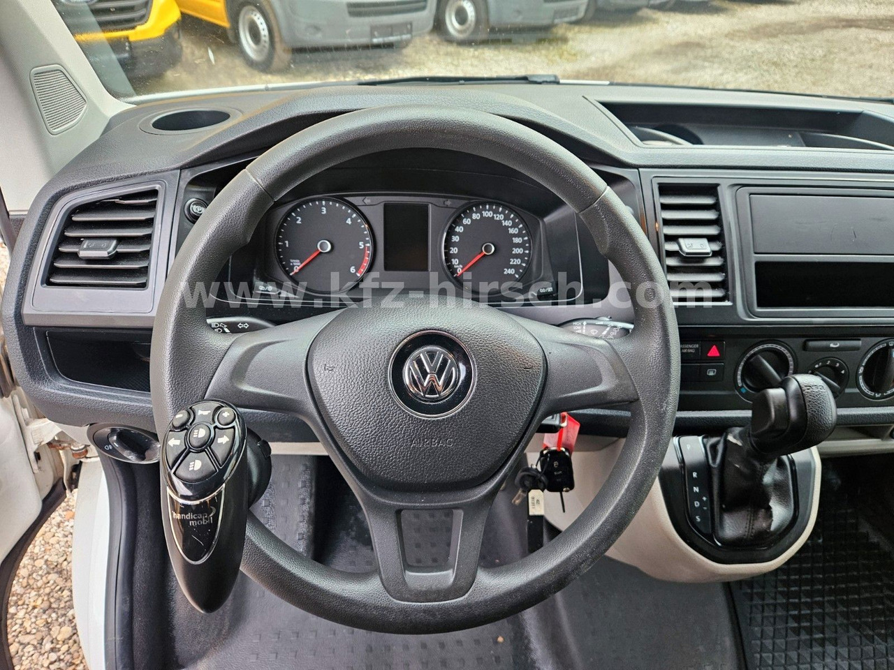 Volkswagen T6 Automatik/ DSG Sortimo Stdhzg Werkstatt 1.Hd - Xe van chở khách: hình 3 Volkswagen T6 Automatik/ DSG Sortimo Stdhzg Werkstatt 1.Hd - Xe van chở khách: hình 3