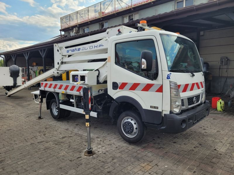 Nissan Cabstar NT400 podnośnik koszowy 20 m Oil&Steel Snake 2010 Plus - Nền bục trên không gắn trên xe tải: hình 1 Nissan Cabstar NT400 podnośnik koszowy 20 m Oil&Steel Snake 2010 Plus - Nền bục trên không gắn trên xe tải: hình 1