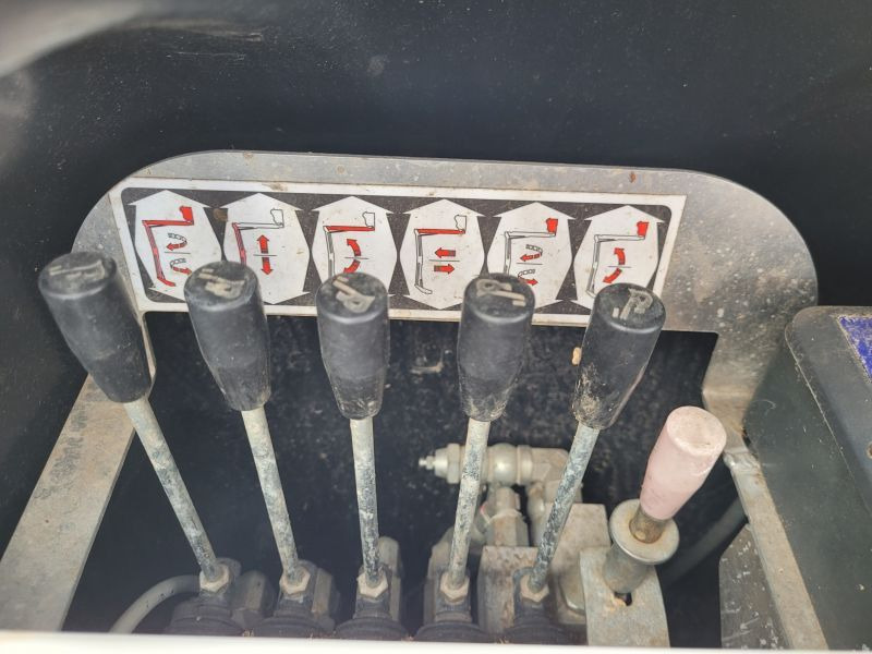 Nissan Cabstar NT400 podnośnik koszowy 20 m Oil&Steel Snake 2010 Plus - Nền bục trên không gắn trên xe tải: hình 4 Nissan Cabstar NT400 podnośnik koszowy 20 m Oil&Steel Snake 2010 Plus - Nền bục trên không gắn trên xe tải: hình 4