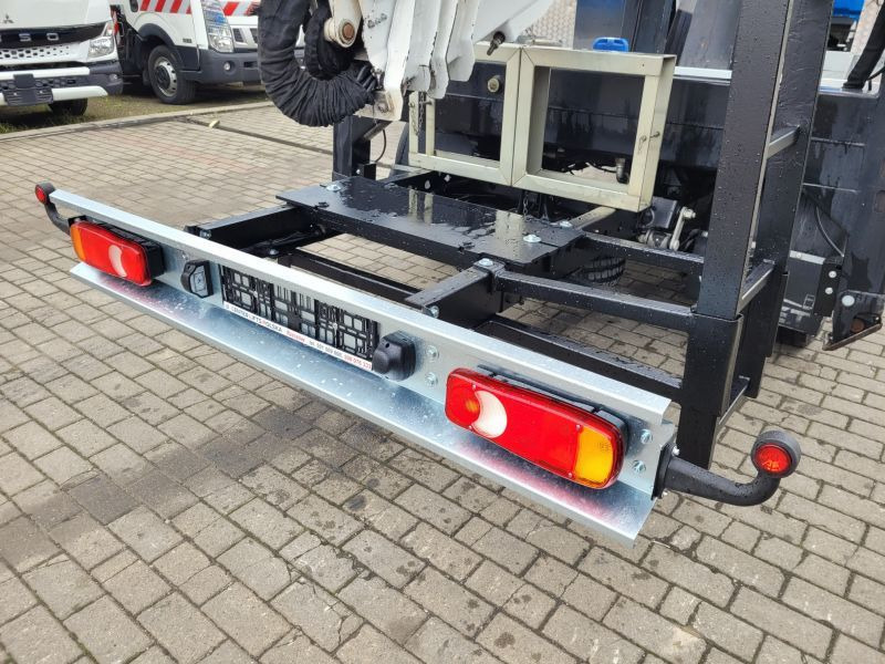 Nền bục trên không gắn trên xe tải Nissan Nissan Cabstar NT400 podnośnik koszowy 17 m Comet 17/2/7 (8,5) HQ: hình 9 Nền bục trên không gắn trên xe tải Nissan Nissan Cabstar NT400 podnośnik koszowy 17 m Comet 17/2/7 (8,5) HQ: hình 9