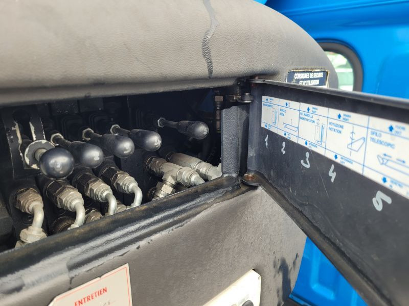 Nền bục trên không gắn trên xe tải Nissan Nissan Cabstar NT400 podnośnik koszowy 17 m Comet 17/2/7 (8,5) HQ: hình 15 Nền bục trên không gắn trên xe tải Nissan Nissan Cabstar NT400 podnośnik koszowy 17 m Comet 17/2/7 (8,5) HQ: hình 15