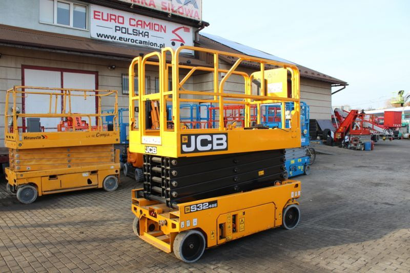Podnośnik nożycowy elektryczny 12 m JCB S3246E - Máy nâng người hình kéo: hình 1 Podnośnik nożycowy elektryczny 12 m JCB S3246E - Máy nâng người hình kéo: hình 1
