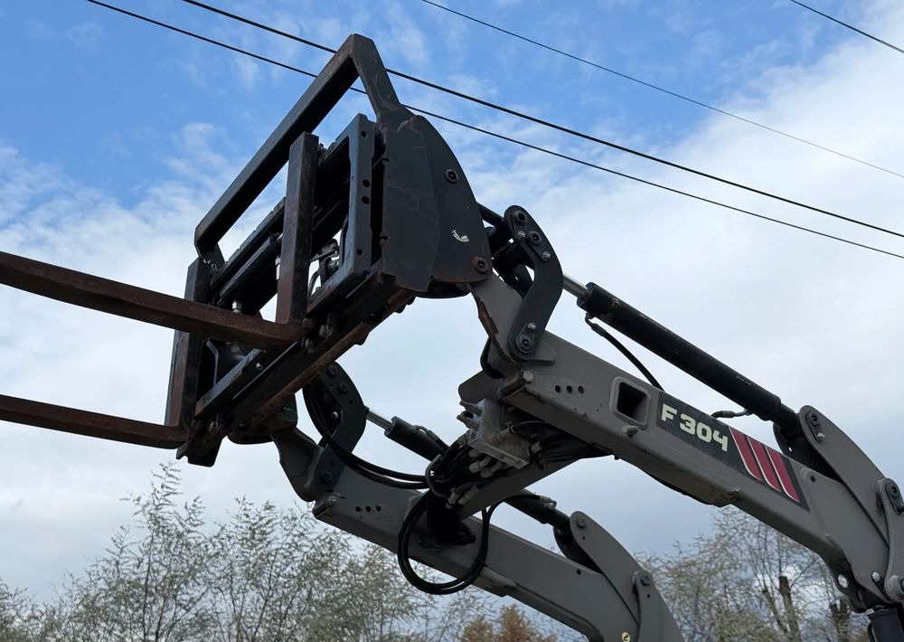 Claas * Ciągnik Traktor CLAAS 240 F NEXOS * 4x4 * Sadowniczy * Tur MX F304 * TUZ * Wałek WOM - Máy cày: hình 5 Claas * Ciągnik Traktor CLAAS 240 F NEXOS * 4x4 * Sadowniczy * Tur MX F304 * TUZ * Wałek WOM - Máy cày: hình 5