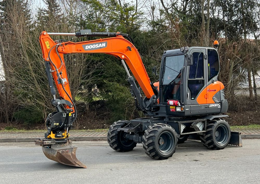 Doosan DOOSAN DX57W *ROTOTILT* 2200 Motogodzin * Jak Nowa * Sprowadzona * Stan Perfekcyjny - Máy xúc bánh lốp: hình 1 Doosan DOOSAN DX57W *ROTOTILT* 2200 Motogodzin * Jak Nowa * Sprowadzona * Stan Perfekcyjny - Máy xúc bánh lốp: hình 1