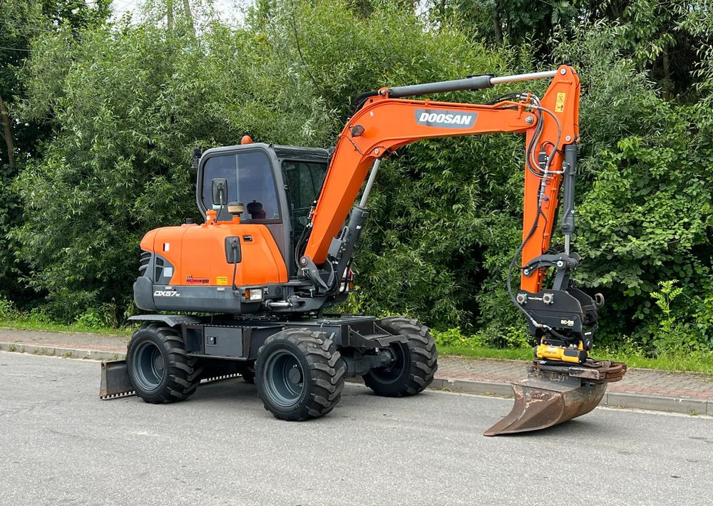 Doosan DOOSAN DX57W *ROTOTILT* 2200 Motogodzin * Jak Nowa * Sprowadzona * Stan Perfekcyjny - Máy xúc bánh lốp: hình 2 Doosan DOOSAN DX57W *ROTOTILT* 2200 Motogodzin * Jak Nowa * Sprowadzona * Stan Perfekcyjny - Máy xúc bánh lốp: hình 2