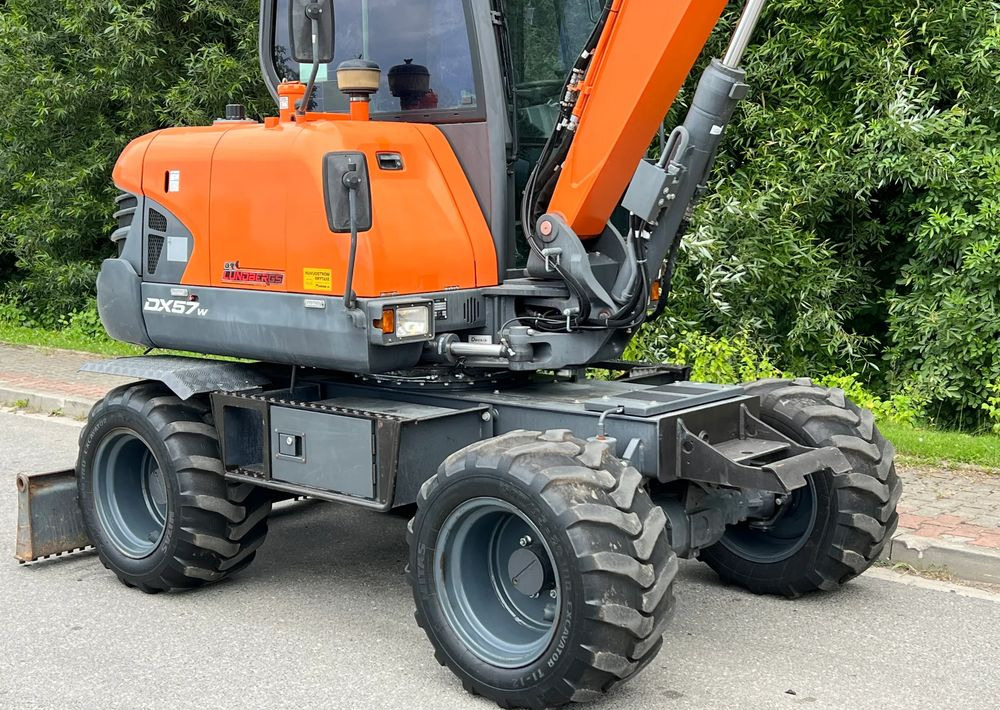 Doosan DOOSAN DX57W *ROTOTILT* 2200 Motogodzin * Jak Nowa * Sprowadzona * Stan Perfekcyjny - Máy xúc bánh lốp: hình 5 Doosan DOOSAN DX57W *ROTOTILT* 2200 Motogodzin * Jak Nowa * Sprowadzona * Stan Perfekcyjny - Máy xúc bánh lốp: hình 5
