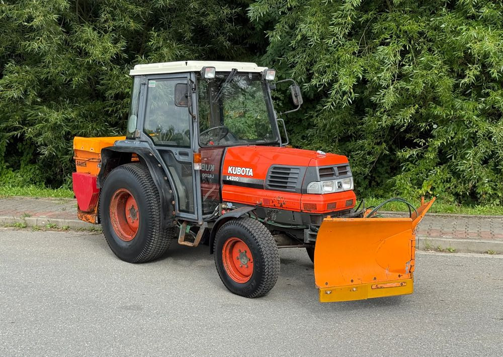 Kubota * Traktor KUBOTA L4200 * 4x4 * Pług Piaskarka * Wałek Przód Tył * Sprowadzony* Zimowe Utrzymanie - Máy cày: hình 2 Kubota * Traktor KUBOTA L4200 * 4x4 * Pług Piaskarka * Wałek Przód Tył * Sprowadzony* Zimowe Utrzymanie - Máy cày: hình 2