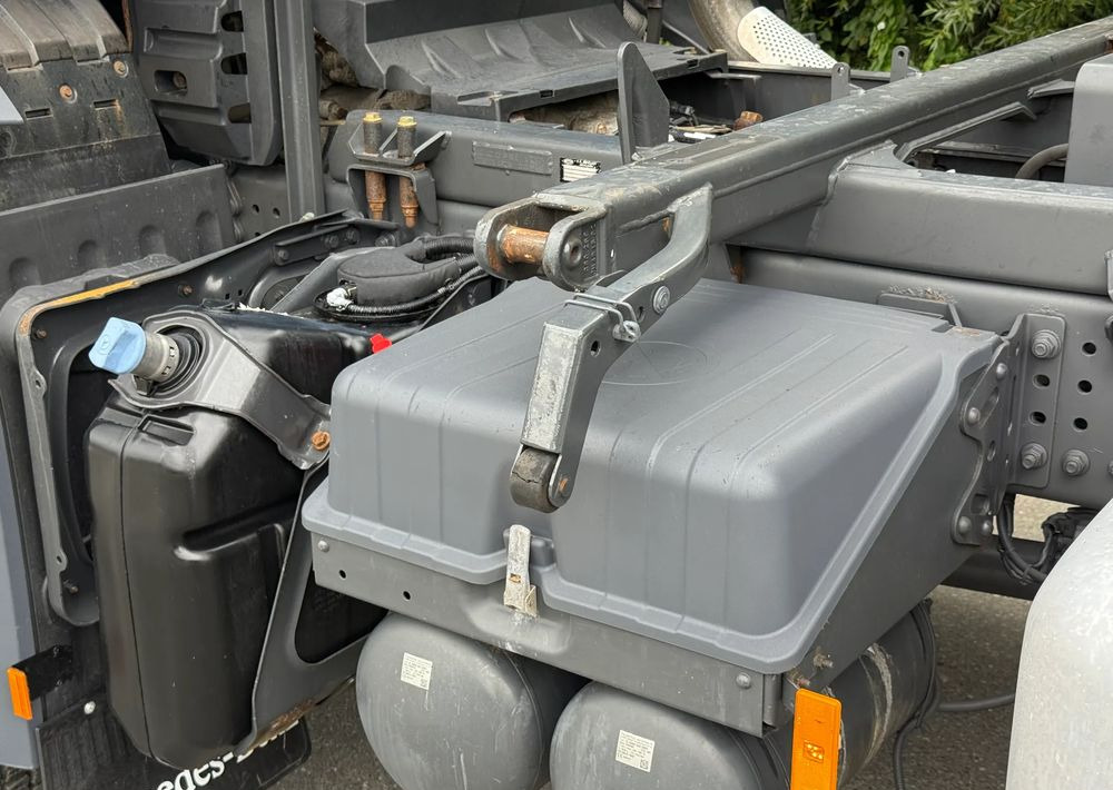 Cho thuê Mercedes-Benz * Arocs * 4X4 * JAK NOWY * Wywrotka Kiper Meiller * Sprowadzony * 80.700 km Oryginalnie * Mercedes Mercedes-Benz * Arocs * 4X4 * JAK NOWY * Wywrotka Kiper Meiller * Sprowadzony * 80.700 km Oryginalnie * Mercedes: hình 20 Cho thuê Mercedes-Benz * Arocs * 4X4 * JAK NOWY * Wywrotka Kiper Meiller * Sprowadzony * 80.700 km Oryginalnie * Mercedes Mercedes-Benz * Arocs * 4X4 * JAK NOWY * Wywrotka Kiper Meiller * Sprowadzony * 80.700 km Oryginalnie * Mercedes: hình 20