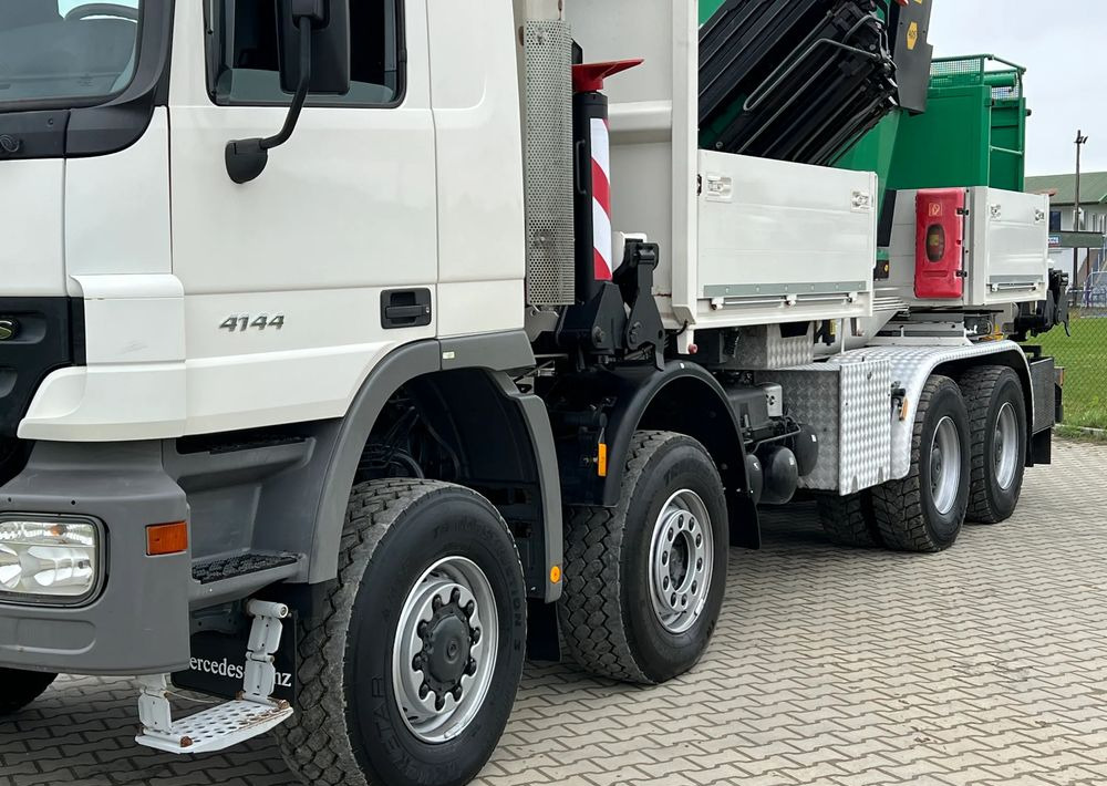 Mercedes-Benz * Mercedes 8x6 Actros 4144 * HDS Palfinger 150002 + FLY JIB PJ 170 * Dźwig * 40 TON * Wyciągarka * 35 Metrów * Kosz * - Xe cẩu tự hành: hình 4 Mercedes-Benz * Mercedes 8x6 Actros 4144 * HDS Palfinger 150002 + FLY JIB PJ 170 * Dźwig * 40 TON * Wyciągarka * 35 Metrów * Kosz * - Xe cẩu tự hành: hình 4
