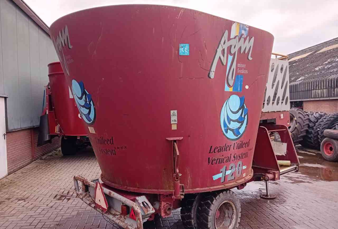 AGM W12 voermengwagen voermachines - Xe trộn thức ăn gia súc: hình 4 AGM W12 voermengwagen voermachines - Xe trộn thức ăn gia súc: hình 4