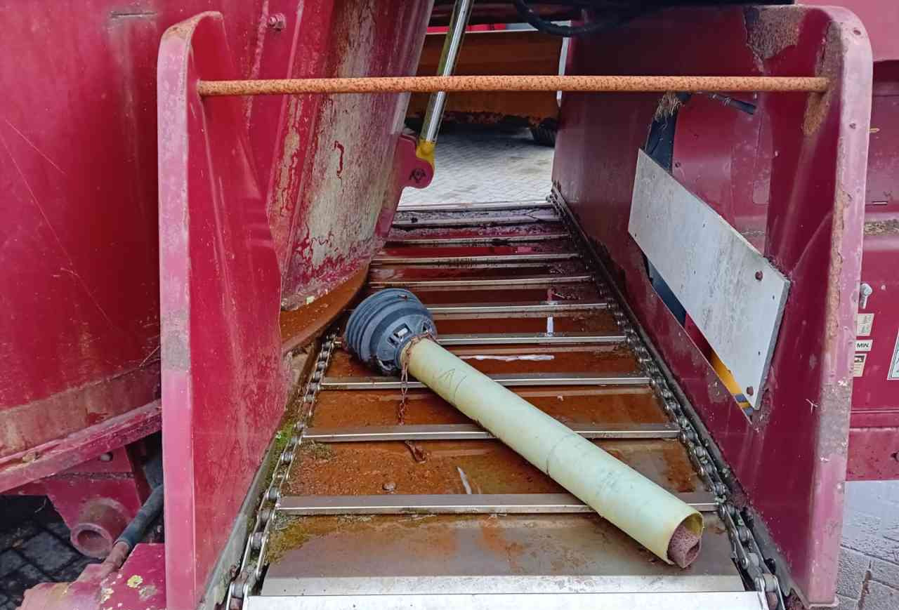 AGM W12 voermengwagen voermachines - Xe trộn thức ăn gia súc: hình 5 AGM W12 voermengwagen voermachines - Xe trộn thức ăn gia súc: hình 5