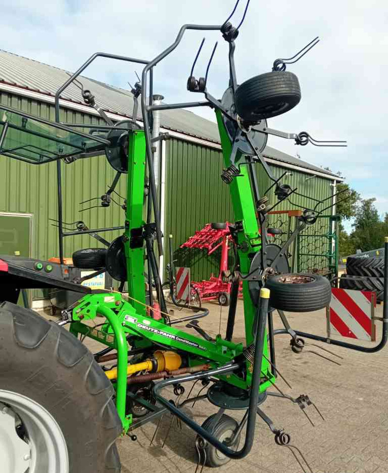Deutz-Fahr Condimaster 6821 schudder weidebouwmachines - Dàn trải/ Cào: hình 1 Deutz-Fahr Condimaster 6821 schudder weidebouwmachines - Dàn trải/ Cào: hình 1