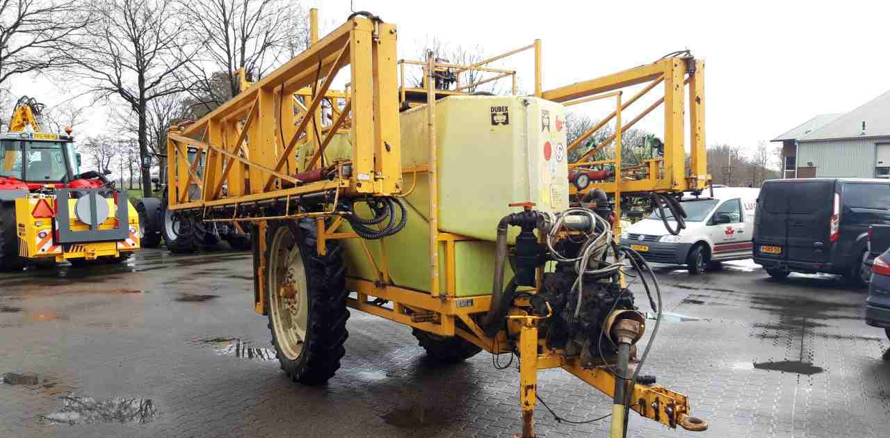 Dubex Vector 33 m. 3200 l. veldspuiten - Máy xịt kéo: hình 2 Dubex Vector 33 m. 3200 l. veldspuiten - Máy xịt kéo: hình 2
