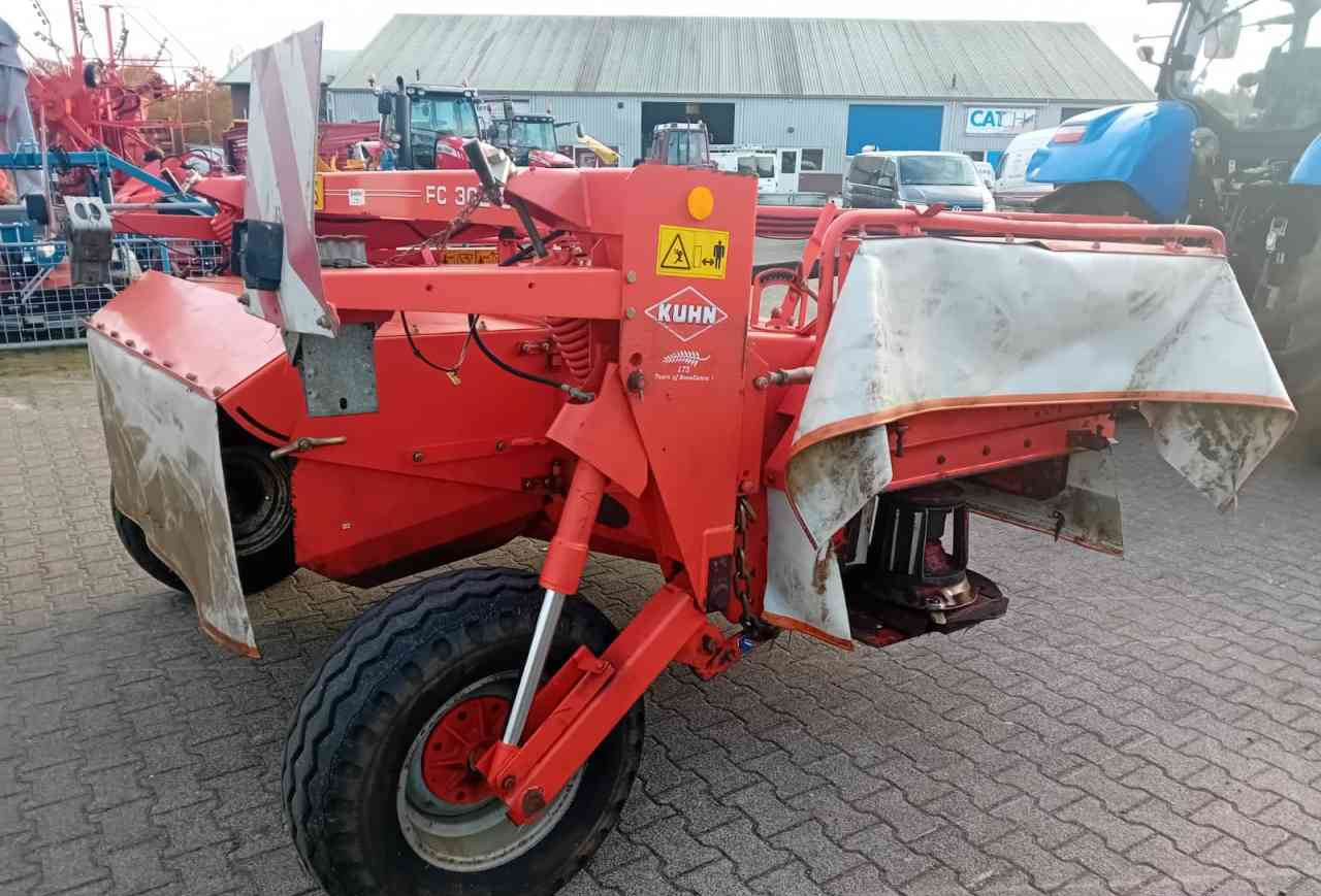 Kuhn FC302G getrokken schijvenmaaier *Verkocht/sold* - Máy cắt cỏ: hình 3 Kuhn FC302G getrokken schijvenmaaier *Verkocht/sold* - Máy cắt cỏ: hình 3
