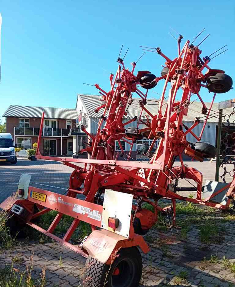 Kuhn GF10601TO schudder, weidebouwmachines - Dàn trải/ Cào: hình 3 Kuhn GF10601TO schudder, weidebouwmachines - Dàn trải/ Cào: hình 3