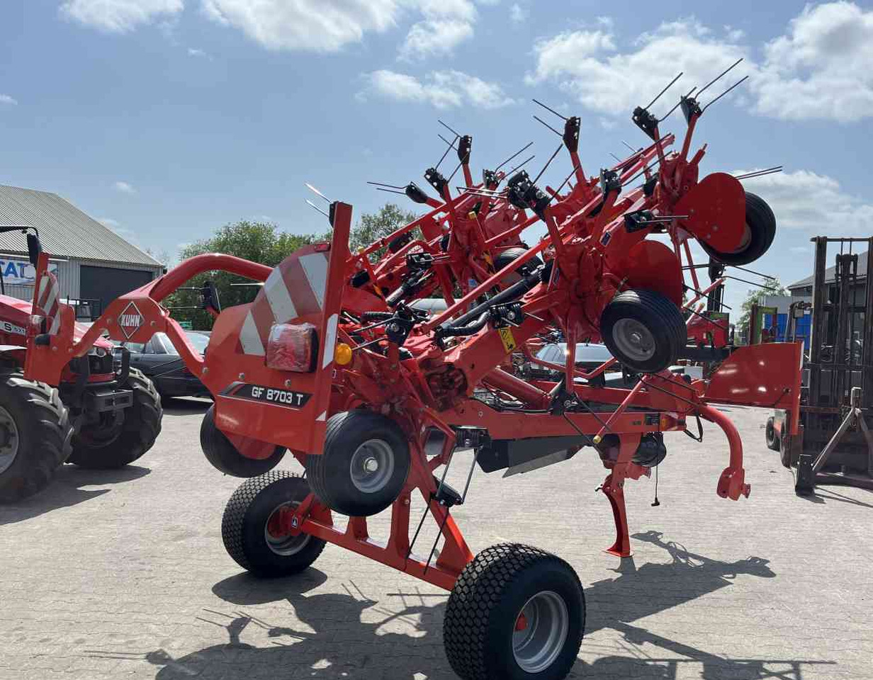 Kuhn GF8703T Schudder Tedder Kreiselheuer weidebouwmachines - Dàn trải/ Cào: hình 5 Kuhn GF8703T Schudder Tedder Kreiselheuer weidebouwmachines - Dàn trải/ Cào: hình 5
