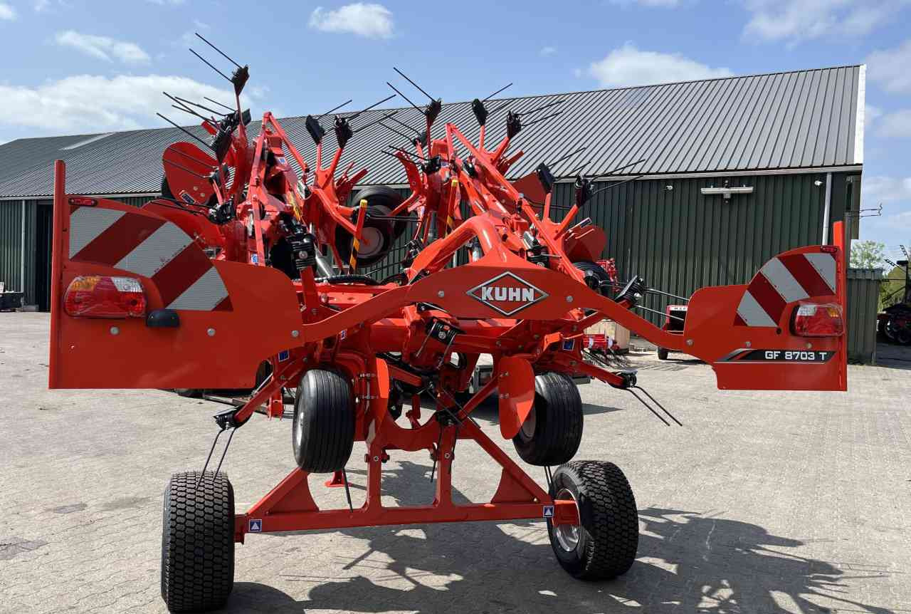 Kuhn GF8703T Schudder Tedder Kreiselheuer weidebouwmachines - Dàn trải/ Cào: hình 4 Kuhn GF8703T Schudder Tedder Kreiselheuer weidebouwmachines - Dàn trải/ Cào: hình 4