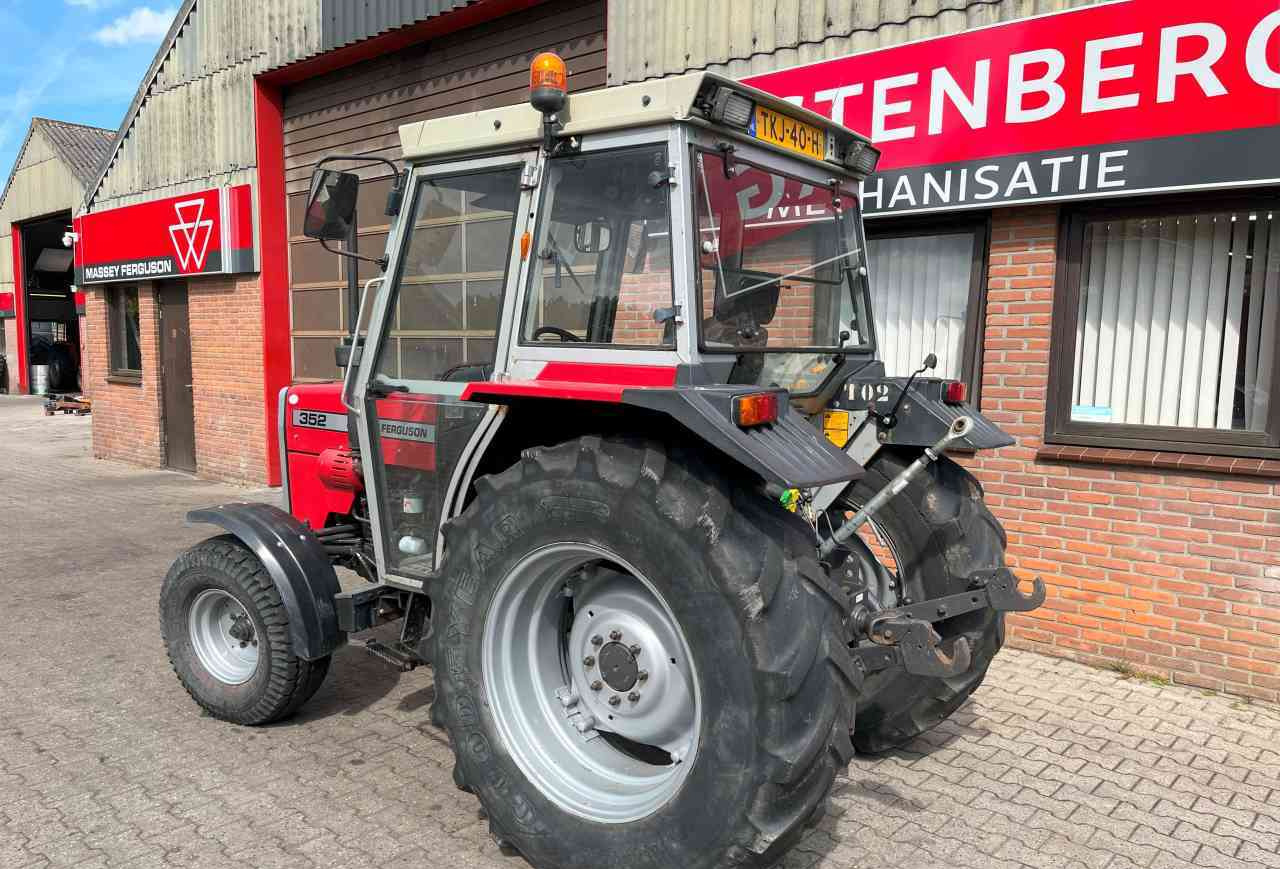 Massey Ferguson 352 Turbo Tractoren. - Máy cày: hình 4 Massey Ferguson 352 Turbo Tractoren. - Máy cày: hình 4