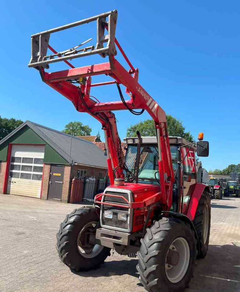 Massey Ferguson 6140 Dynashift met Mailleux voorlader tractoren *Verkocht/sold* - Máy cày: hình 4 Massey Ferguson 6140 Dynashift met Mailleux voorlader tractoren *Verkocht/sold* - Máy cày: hình 4