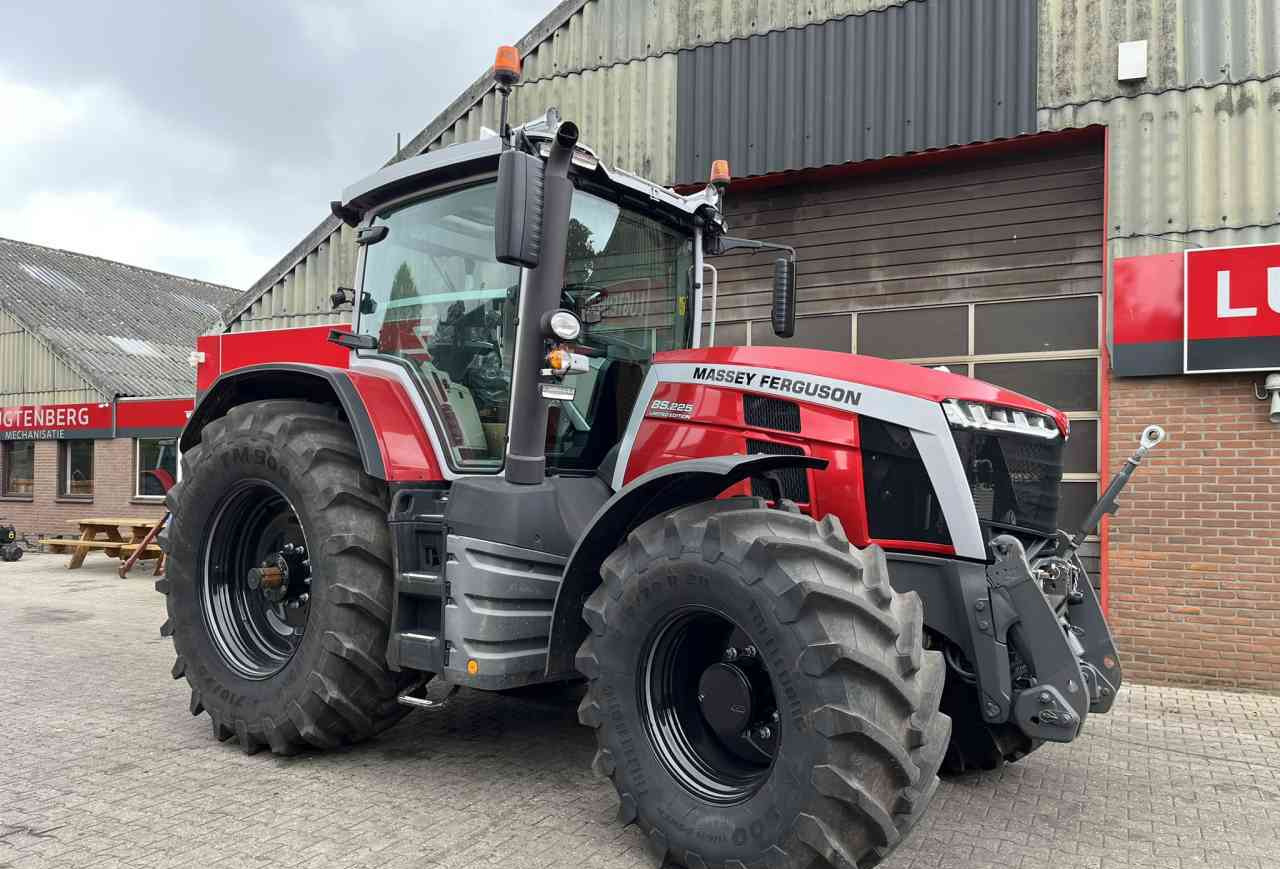 Massey Ferguson 8S.225 Dyna-VT Exclusive Tractoren - Máy cày: hình 1 Massey Ferguson 8S.225 Dyna-VT Exclusive Tractoren - Máy cày: hình 1
