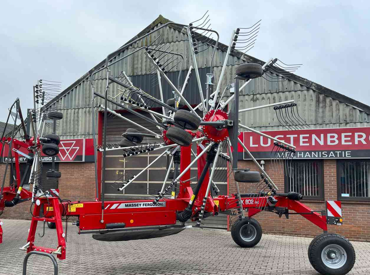 Massey Ferguson RK 802 TRC weidebouwmachines Fella Hark Rake Zwiller - Dàn trải/ Cào: hình 3 Massey Ferguson RK 802 TRC weidebouwmachines Fella Hark Rake Zwiller - Dàn trải/ Cào: hình 3