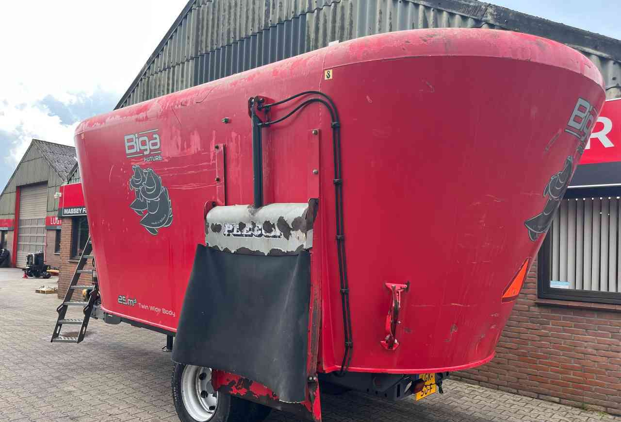 Peecon VME 250 Voermengwagen voermachines - Xe trộn thức ăn gia súc: hình 5 Peecon VME 250 Voermengwagen voermachines - Xe trộn thức ăn gia súc: hình 5