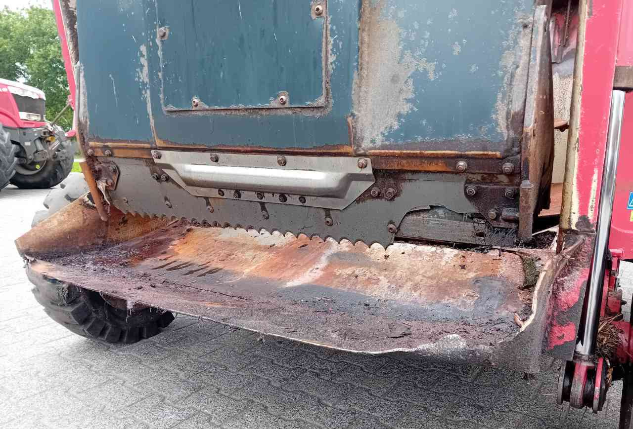 Trioliet Gigant 900 voermengwagen - Xe trộn thức ăn gia súc: hình 4 Trioliet Gigant 900 voermengwagen - Xe trộn thức ăn gia súc: hình 4