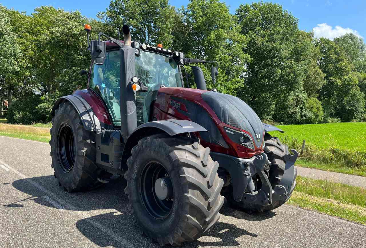 Valtra T234 Direct Tractoren - Máy cày: hình 1 Valtra T234 Direct Tractoren - Máy cày: hình 1