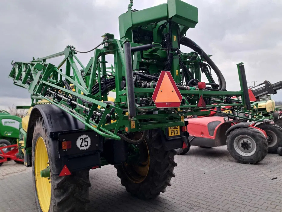 John Deere M944I - Máy xịt kéo: hình 3 John Deere M944I - Máy xịt kéo: hình 3