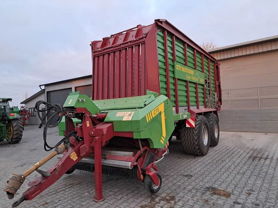 Przyczepa samozbierająca Strautmann 3602 Giga Vitesse 2019 rok - Xe kéo tự chất hàng: hình 1 Przyczepa samozbierająca Strautmann 3602 Giga Vitesse 2019 rok - Xe kéo tự chất hàng: hình 1