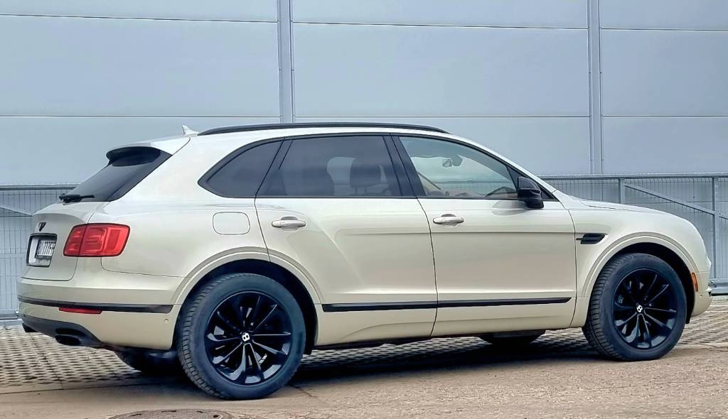 Bentley BENTAYGA 6.0 W12 - Xe hơi: hình 4 Bentley BENTAYGA 6.0 W12 - Xe hơi: hình 4
