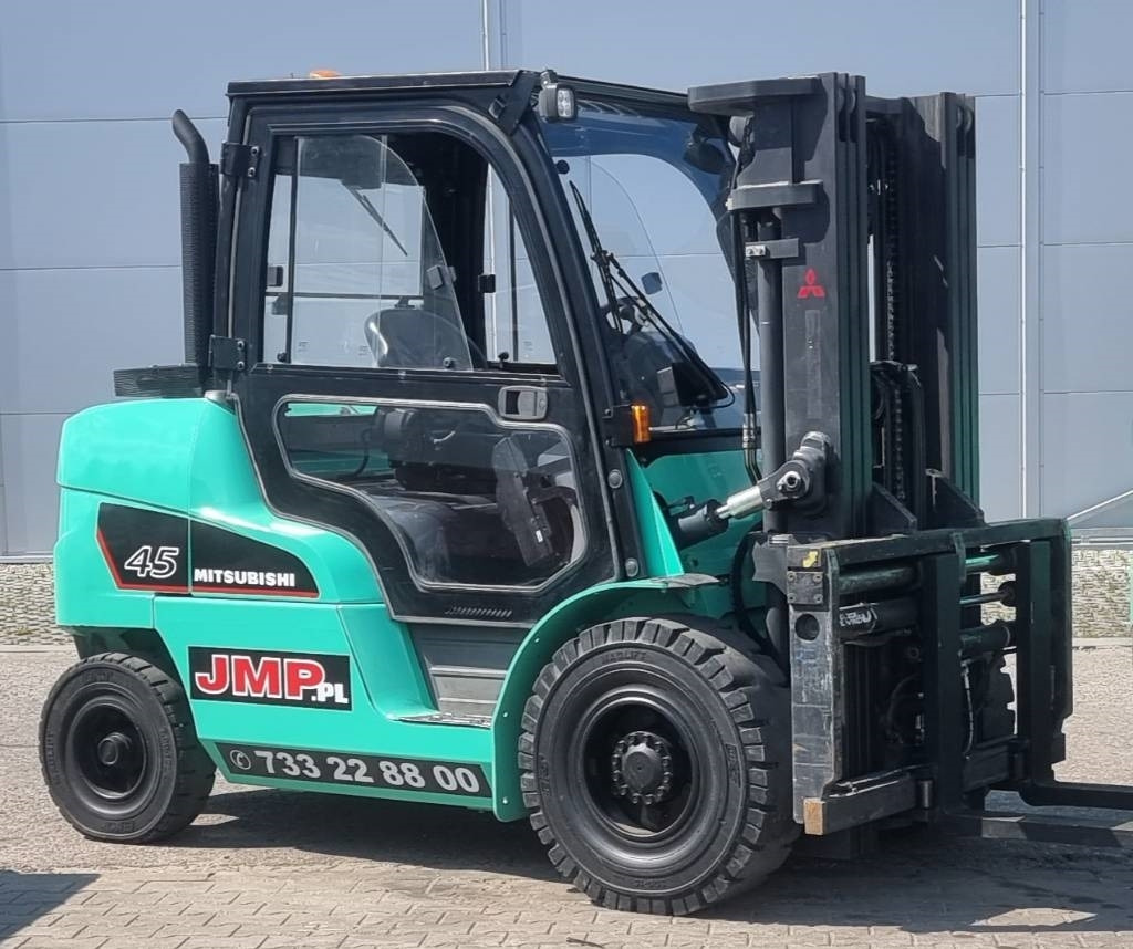 Mitsubishi FD45NT - Xe nâng diesel: hình 1 Mitsubishi FD45NT - Xe nâng diesel: hình 1