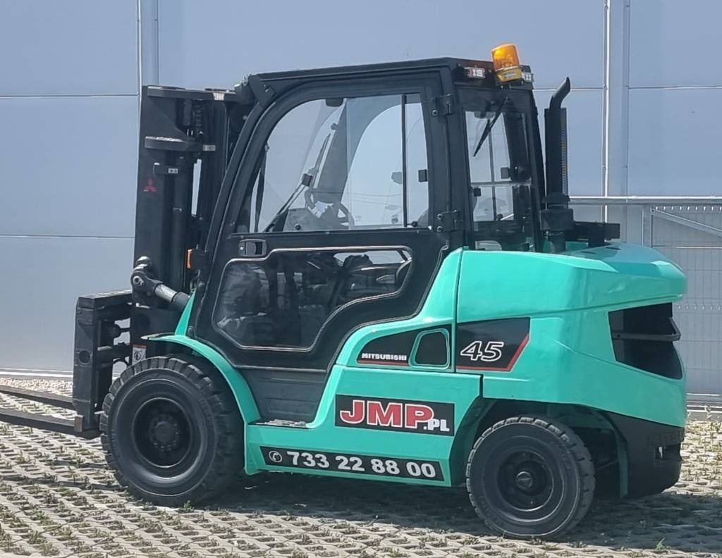 Mitsubishi FD45NT - Xe nâng diesel: hình 2 Mitsubishi FD45NT - Xe nâng diesel: hình 2