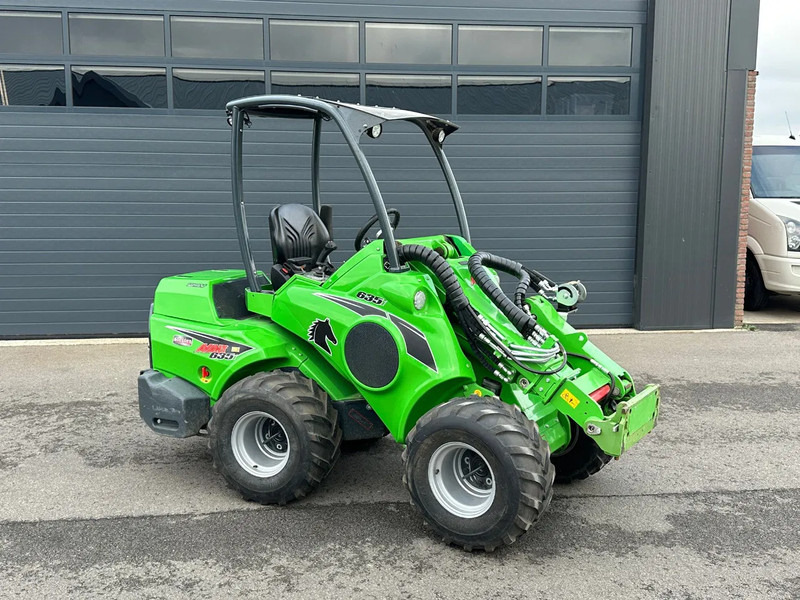 Avant 635i mini-shovel - Máy xúc lật mini bánh xích: hình 2 Avant 635i mini-shovel - Máy xúc lật mini bánh xích: hình 2