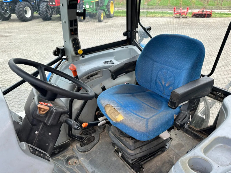 New Holland T5050 Hi-Lo Powershuttle - Máy cày: hình 5 New Holland T5050 Hi-Lo Powershuttle - Máy cày: hình 5