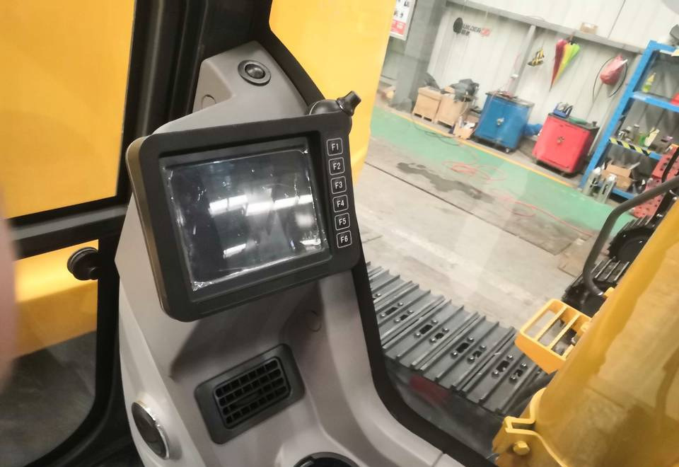 NEW MAXUS 13 Ton Crawler Excavator Warranty up to 10 YEARS НОВА Копарка гусенична MAXUS 13 тонн Гарантія до 10 РОКІВ NOWA Koparka gąsienicowa MAXUS 13 ton Gwarancja do 10 LAT - Máy xúc bánh xích: hình 4 NEW MAXUS 13 Ton Crawler Excavator Warranty up to 10 YEARS НОВА Копарка гусенична MAXUS 13 тонн Гарантія до 10 РОКІВ NOWA Koparka gąsienicowa MAXUS 13 ton Gwarancja do 10 LAT - Máy xúc bánh xích: hình 4