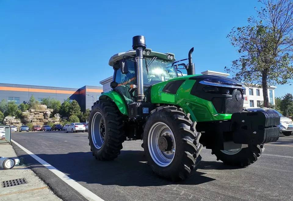 NEW MAXUS 200 HP 4x4 Tractor Warranty up to 10 YEARS НОВИЙ MAXUS 200 К.с. Трактор 4x4 Гарантія до 10 РОКІВ NOWY MAXUS 200 KM Ciągnik 4x4 Gwarancja do 10 LAT - Máy cày: hình 3 NEW MAXUS 200 HP 4x4 Tractor Warranty up to 10 YEARS НОВИЙ MAXUS 200 К.с. Трактор 4x4 Гарантія до 10 РОКІВ NOWY MAXUS 200 KM Ciągnik 4x4 Gwarancja do 10 LAT - Máy cày: hình 3