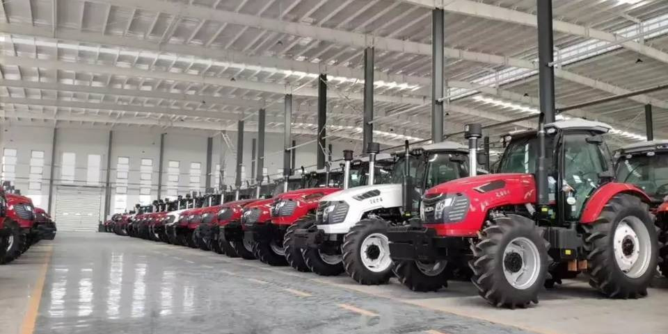 NEW MAXUS 200 HP Tractor 4x4 Warranty up to 10 Years НОВИЙ MAXUS 200 К.с. Трактор 4x4 Гарантія до 10 Років NOWY MAXUS 200 KM Ciągnik 4x4 Gwarancja do 10 LAT - Máy cày: hình 2 NEW MAXUS 200 HP Tractor 4x4 Warranty up to 10 Years НОВИЙ MAXUS 200 К.с. Трактор 4x4 Гарантія до 10 Років NOWY MAXUS 200 KM Ciągnik 4x4 Gwarancja do 10 LAT - Máy cày: hình 2
