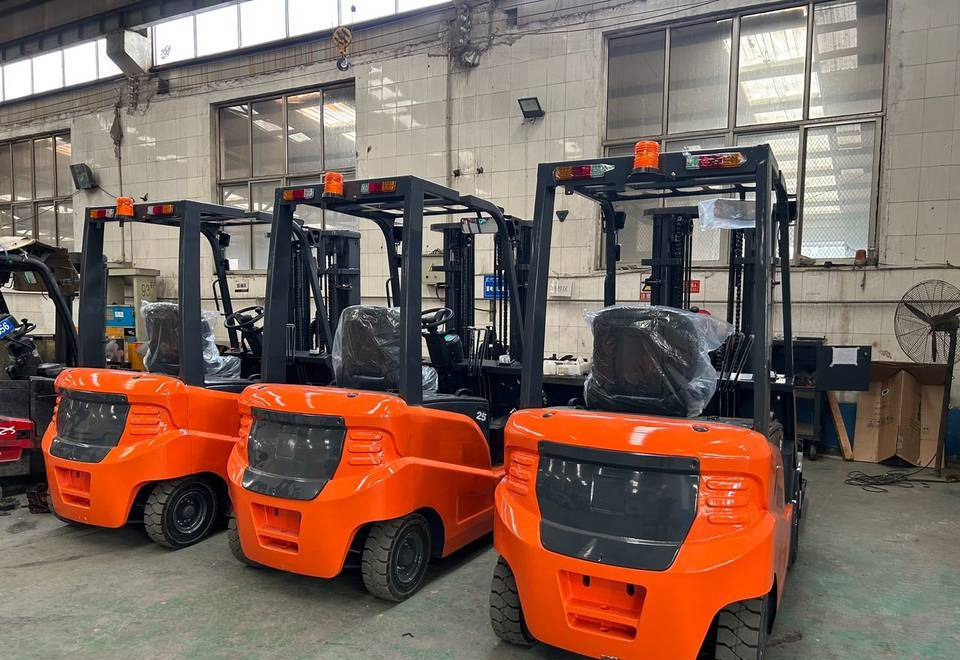 NEW MAXUS 2500 kg Electric Forklift Warranty up to 10 YEARS НОВИЙ Електричний MAXUS Візок для вантажів 2500 кг Гарантія до 10 РОКІВ NOWY Elektryczny MAXUS widłowy 2500 kg Gwarancja do 10 LAT - Xe nâng điện: hình 4 NEW MAXUS 2500 kg Electric Forklift Warranty up to 10 YEARS НОВИЙ Електричний MAXUS Візок для вантажів 2500 кг Гарантія до 10 РОКІВ NOWY Elektryczny MAXUS widłowy 2500 kg Gwarancja do 10 LAT - Xe nâng điện: hình 4