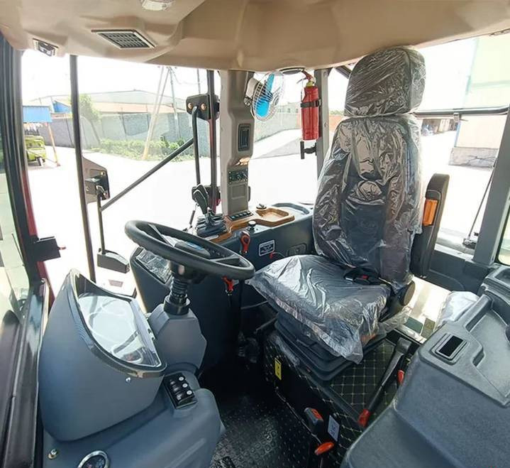 NEW MAXUS 260 HP 4x4 Tractor Warranty up to 10 YEARS НОВИЙ MAXUS 260 К.с. Трактор 4x4 Гарантія до 10 РОКІВ NOWY MAXUS 260 KM Ciągnik 4x4 Gwarancja do 10 LAT - Máy cày: hình 4 NEW MAXUS 260 HP 4x4 Tractor Warranty up to 10 YEARS НОВИЙ MAXUS 260 К.с. Трактор 4x4 Гарантія до 10 РОКІВ NOWY MAXUS 260 KM Ciągnik 4x4 Gwarancja do 10 LAT - Máy cày: hình 4