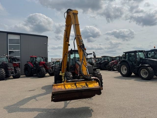 Valtra 8150 hitech met Bos maaiarm met klepelmaaier - Máy cày: hình 5 Valtra 8150 hitech met Bos maaiarm met klepelmaaier - Máy cày: hình 5