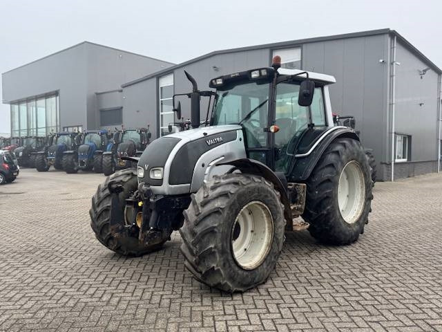 Valtra N141 hitech, Fronthef, Frontpto - Máy cày: hình 1 Valtra N141 hitech, Fronthef, Frontpto - Máy cày: hình 1