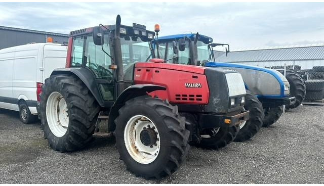 Valtra Valmet 8450, Voorasvering! - Máy cày: hình 1 Valtra Valmet 8450, Voorasvering! - Máy cày: hình 1