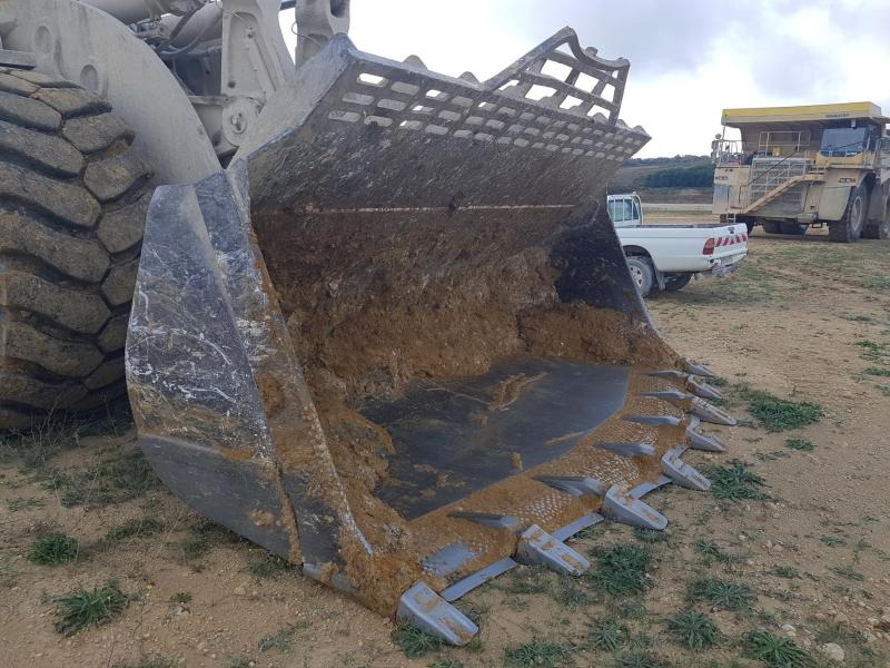 Máy xúc lật bánh lốp Caterpillar 992D: hình 11